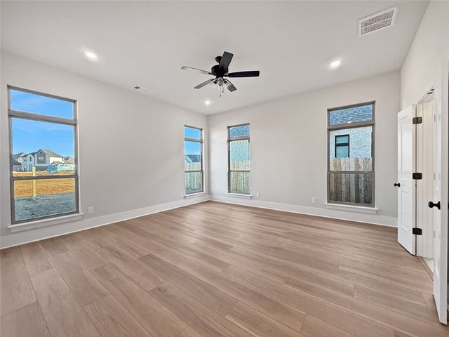 1300 Loblolly Way, Elm Springs, AR 72762