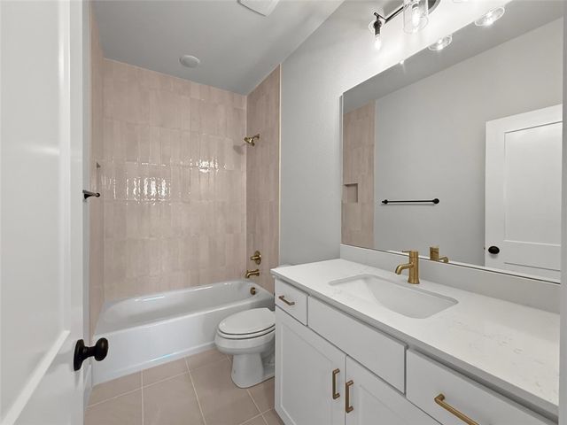 1300 Loblolly Way, Elm Springs, AR 72762