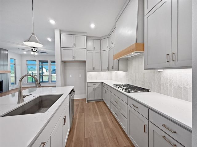 1300 Loblolly Way, Elm Springs, AR 72762