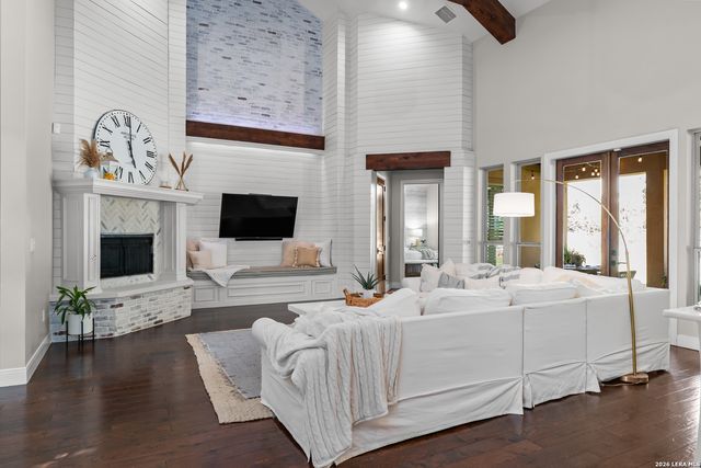 650 LONG MDW, Spring Branch, TX 78070