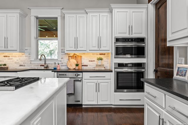650 LONG MDW, Spring Branch, TX 78070