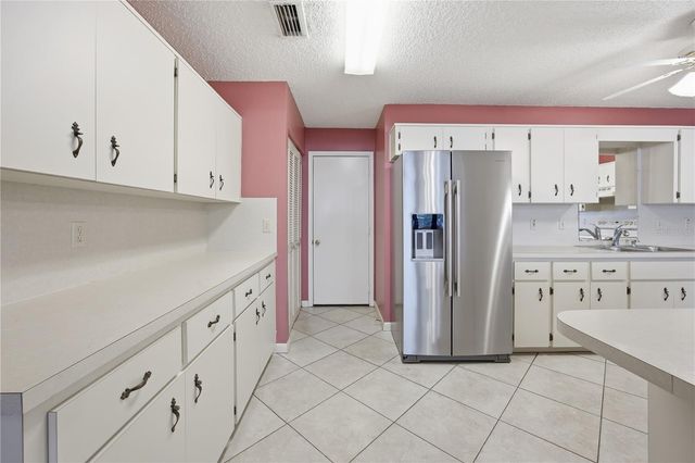 8666 SW 92ND LANE F, Ocala, FL 34481