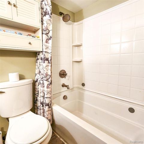 18815 Rockport Street, Roseville, MI 48066