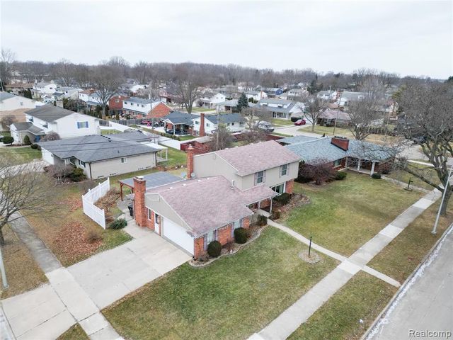 18815 Rockport Street, Roseville, MI 48066