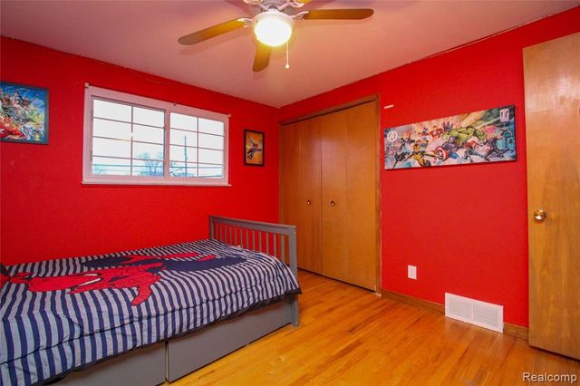 18815 Rockport Street, Roseville, MI 48066