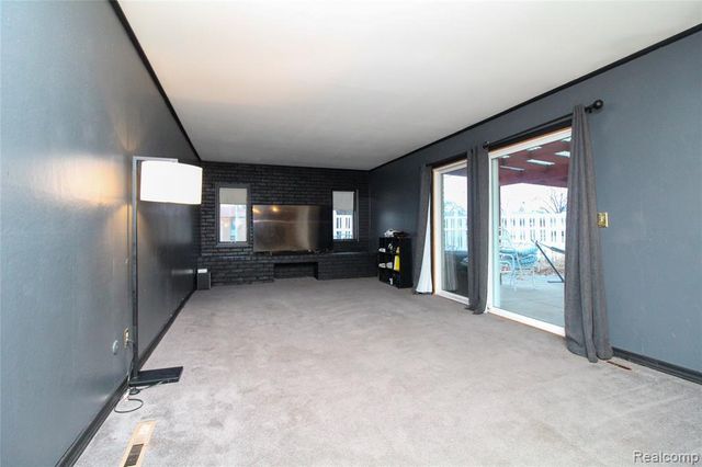 18815 Rockport Street, Roseville, MI 48066