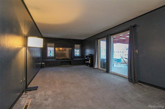 18815 Rockport Street, Roseville, MI 48066