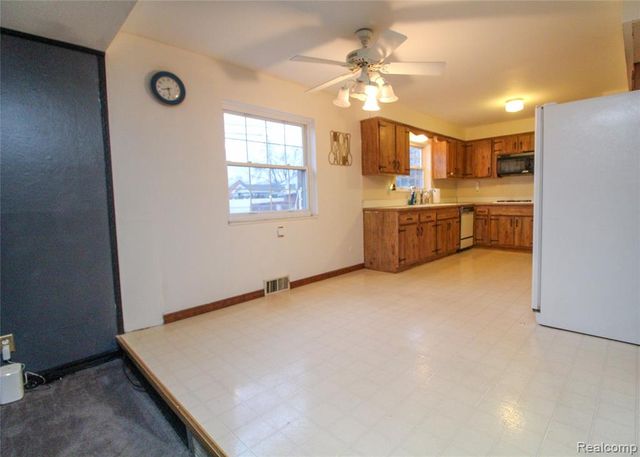 18815 Rockport Street, Roseville, MI 48066