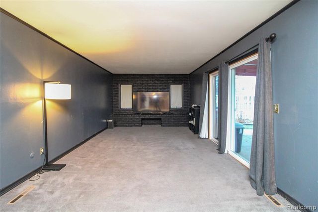 18815 Rockport Street, Roseville, MI 48066