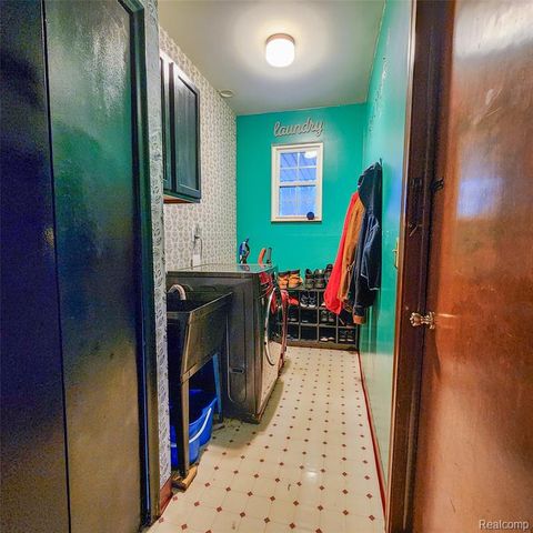 18815 Rockport Street, Roseville, MI 48066