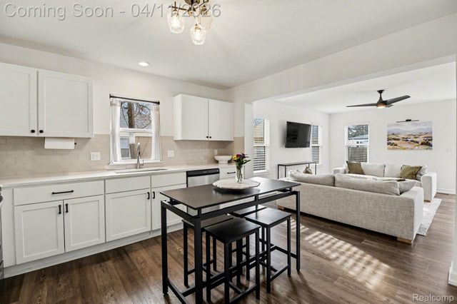1712 Channing Street, Ferndale, MI 48220