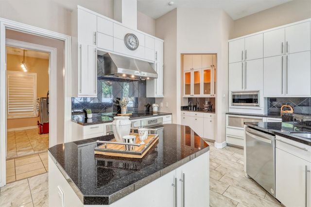 51 Wincrest Falls Drive, Cypress, TX 77429