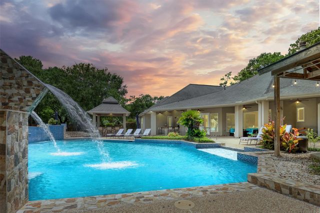 51 Wincrest Falls Drive, Cypress, TX 77429