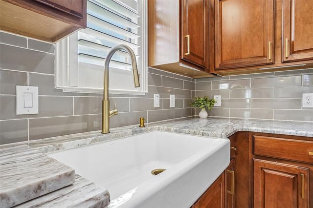 10199 MAINSAIL DRIVE, Oxford, FL 34484