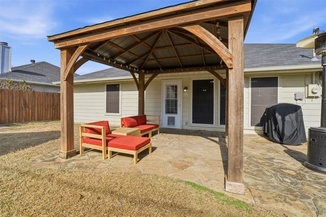 5709 Fair Wind Street, Fort Worth, TX 76135