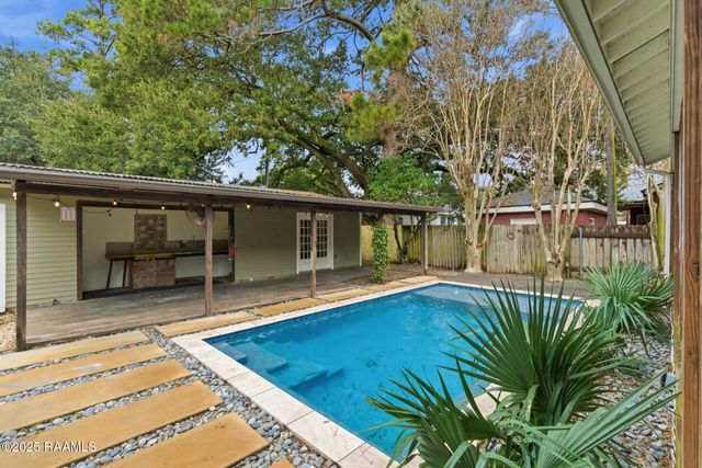 220 Duclos Street, Lafayette, LA 70506