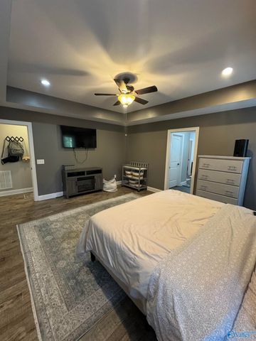 70 Buck Island Drive, Guntersville, AL 35976