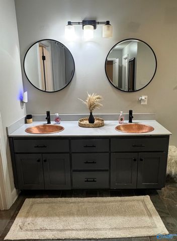 70 Buck Island Drive, Guntersville, AL 35976