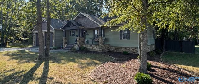 70 Buck Island Drive, Guntersville, AL 35976
