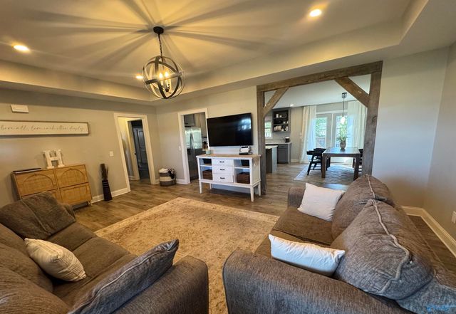 70 Buck Island Drive, Guntersville, AL 35976