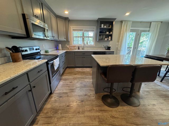 70 Buck Island Drive, Guntersville, AL 35976