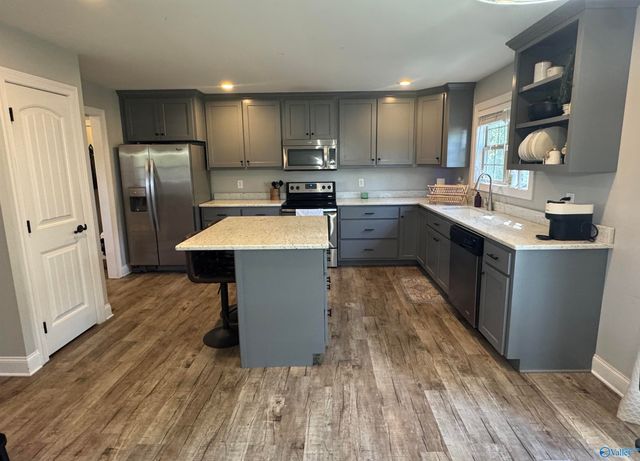 70 Buck Island Drive, Guntersville, AL 35976