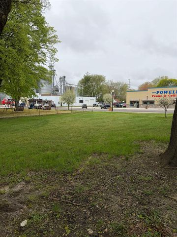 323 W Wright Avenue, Shepherd, MI 48883
