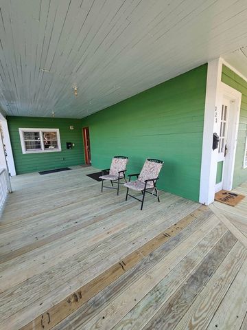 323 W Wright Avenue, Shepherd, MI 48883