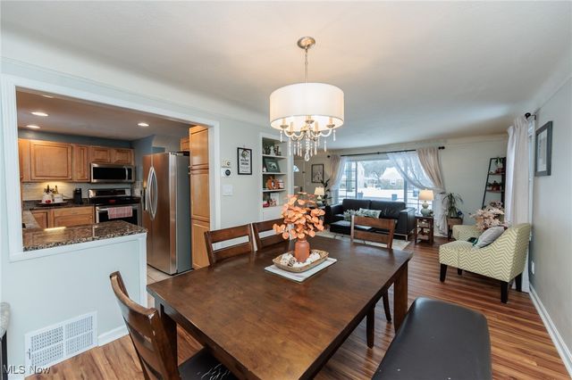 1409 Ford Road, Lyndhurst, OH 44124