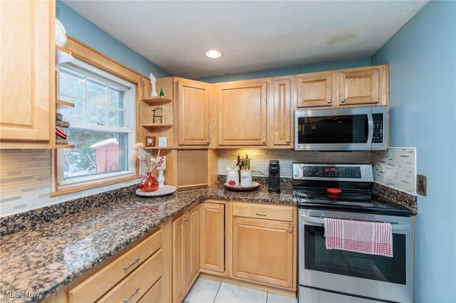 1409 Ford Road, Lyndhurst, OH 44124