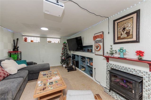 1409 Ford Road, Lyndhurst, OH 44124