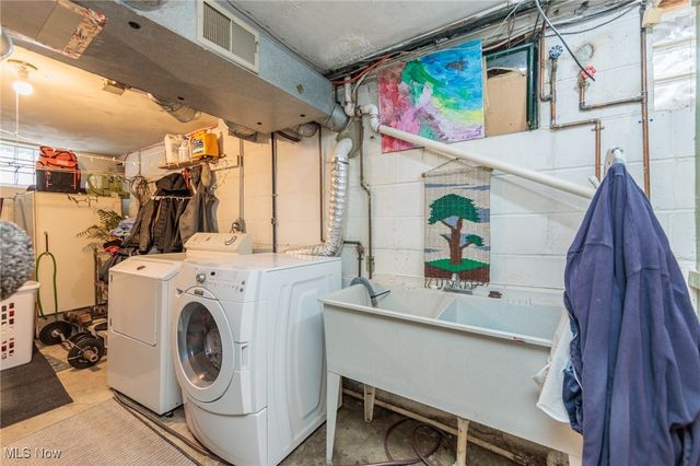 1409 Ford Road, Lyndhurst, OH 44124