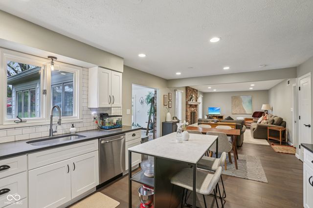 13703 Goldfinch Drive, Carmel, IN 46032