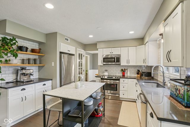 13703 Goldfinch Drive, Carmel, IN 46032