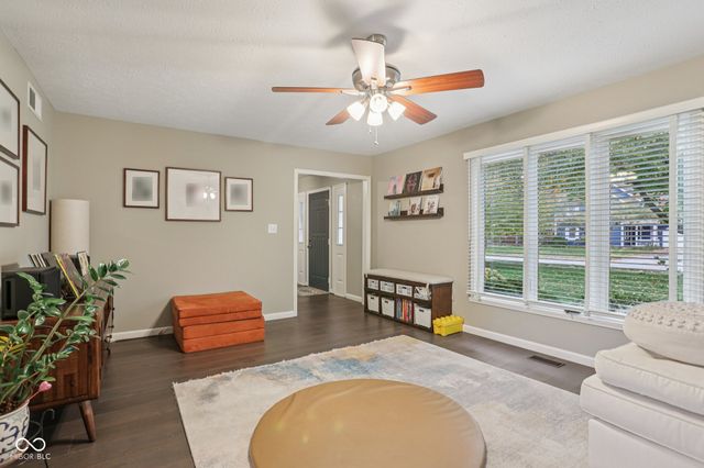 13703 Goldfinch Drive, Carmel, IN 46032