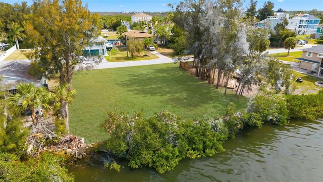 6646 SEAVIEW BOULEVARD, Hudson, FL 34667