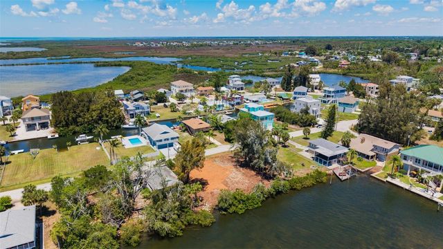 6646 SEAVIEW BOULEVARD, Hudson, FL 34667