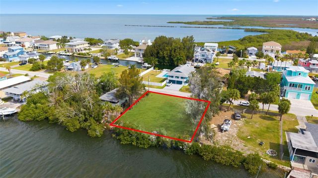 6646 SEAVIEW BOULEVARD, Hudson, FL 34667