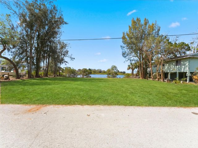 6646 SEAVIEW BOULEVARD, Hudson, FL 34667