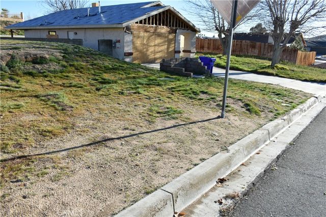 14874 Autumn Lane, Helendale, CA 92342