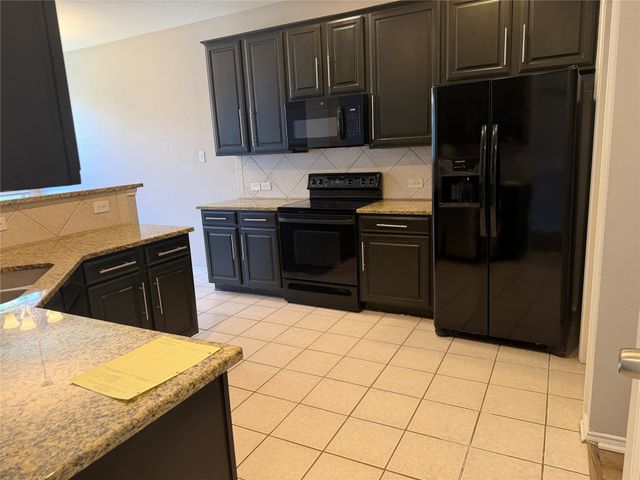10613 Lansdowne Lane, Rowlett, TX 75089