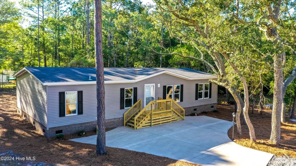 3385 Marlin Drive SE, Bolivia, NC 28422