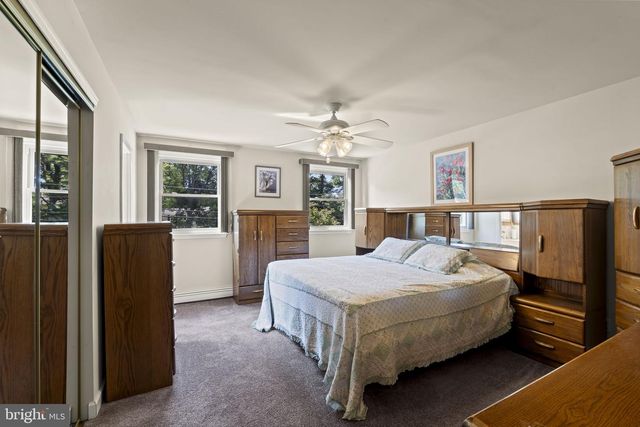 97 LOWER HOLLAND RD, Southampton, PA 18966