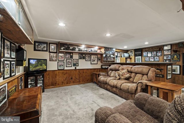 97 LOWER HOLLAND RD, Southampton, PA 18966