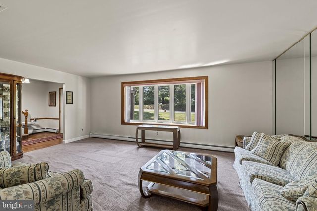 97 LOWER HOLLAND RD, Southampton, PA 18966