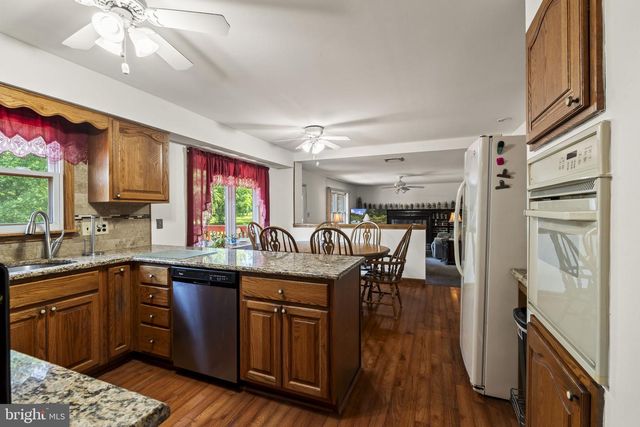 97 LOWER HOLLAND RD, Southampton, PA 18966