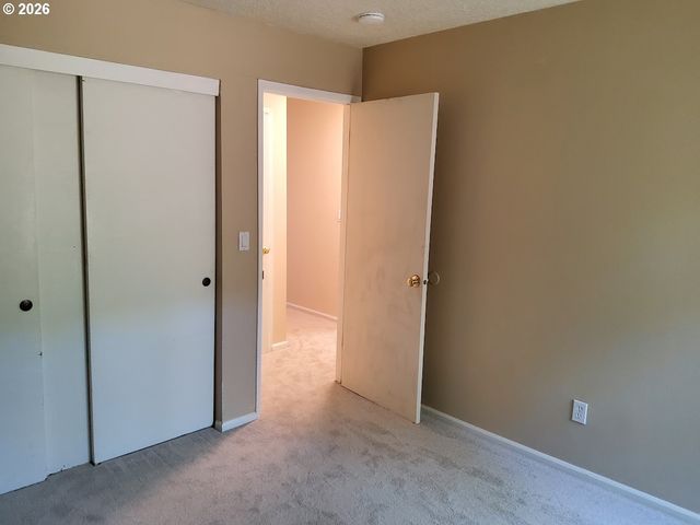 1040 Se COLUMBIA RIDGE Dr 2, Vancouver, WA 98664