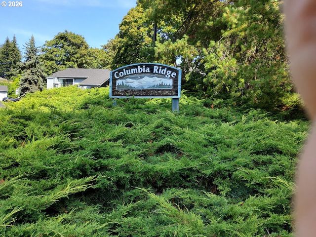 1040 Se COLUMBIA RIDGE Dr 2, Vancouver, WA 98664