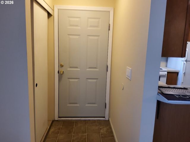 1040 Se COLUMBIA RIDGE Dr 2, Vancouver, WA 98664