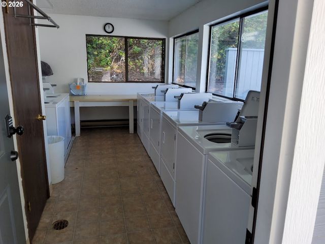 1040 Se COLUMBIA RIDGE Dr 2, Vancouver, WA 98664